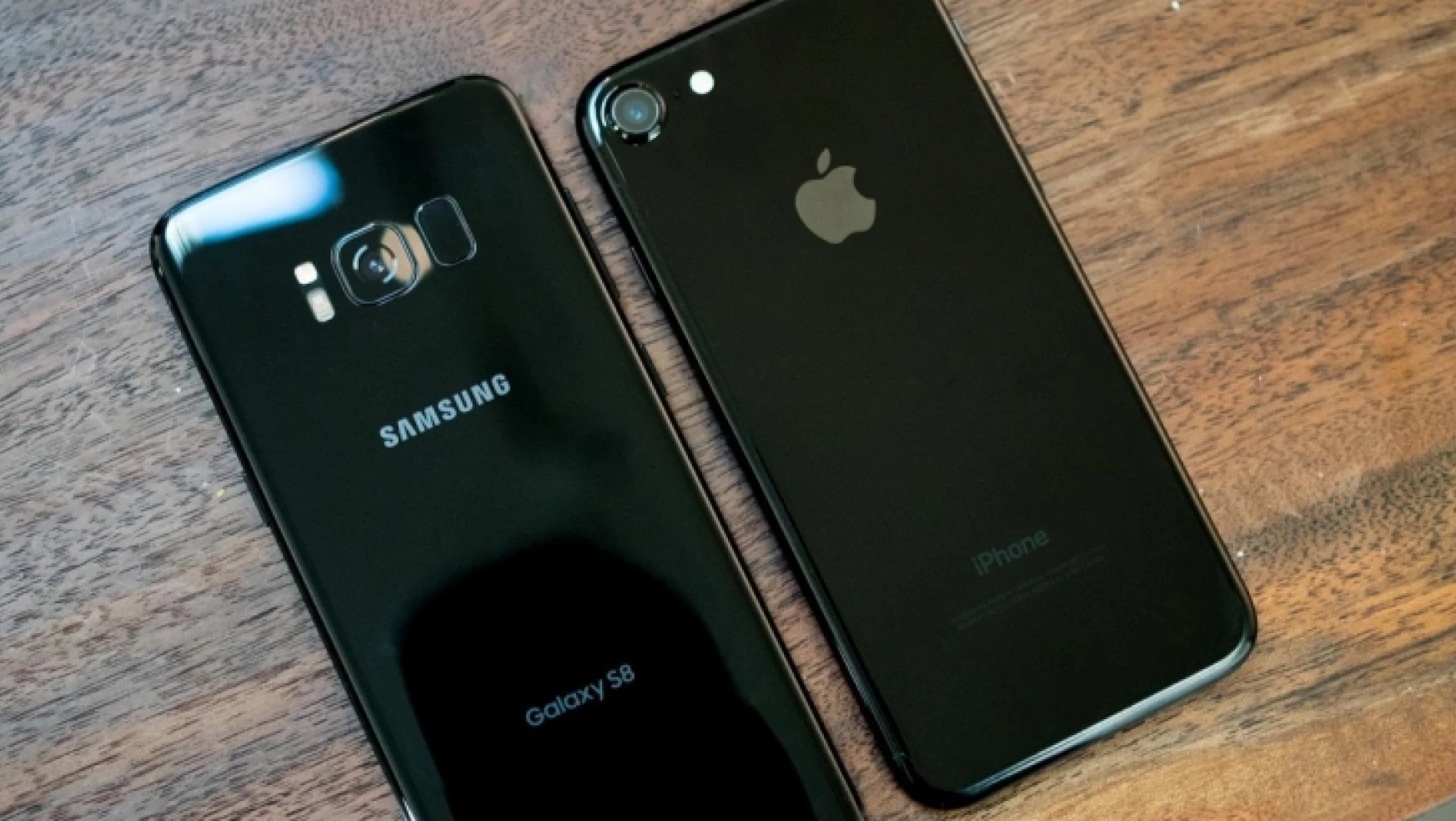iPhone 8 ve Samsung Galaxy S8'e tuzlu su deneyi