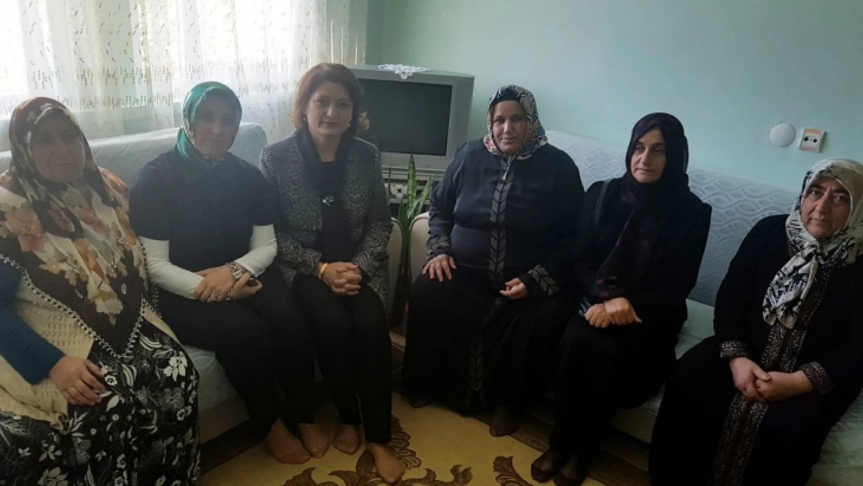 Bayan Kaban, Hac'dan Dönen Şehit Ailelerini Ziyaret Etti