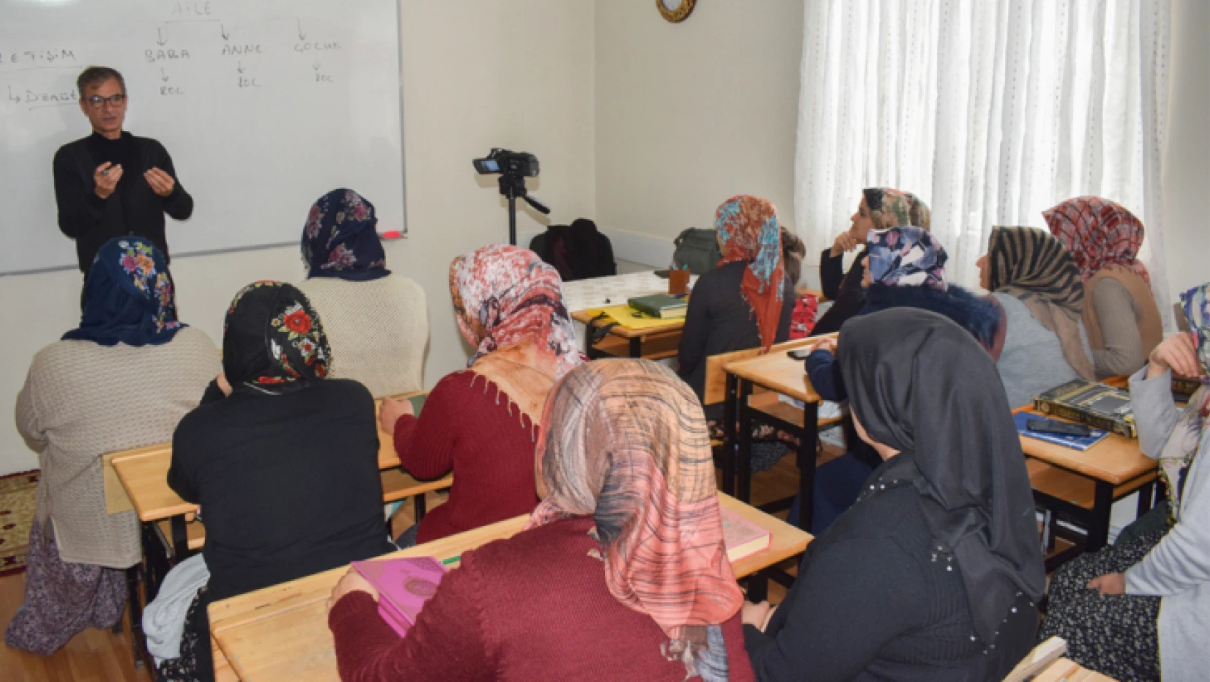 Malatya Kent Konseyi Kadın Meclisi 'Aile İçi İletişim' Konferansı Düzenledi