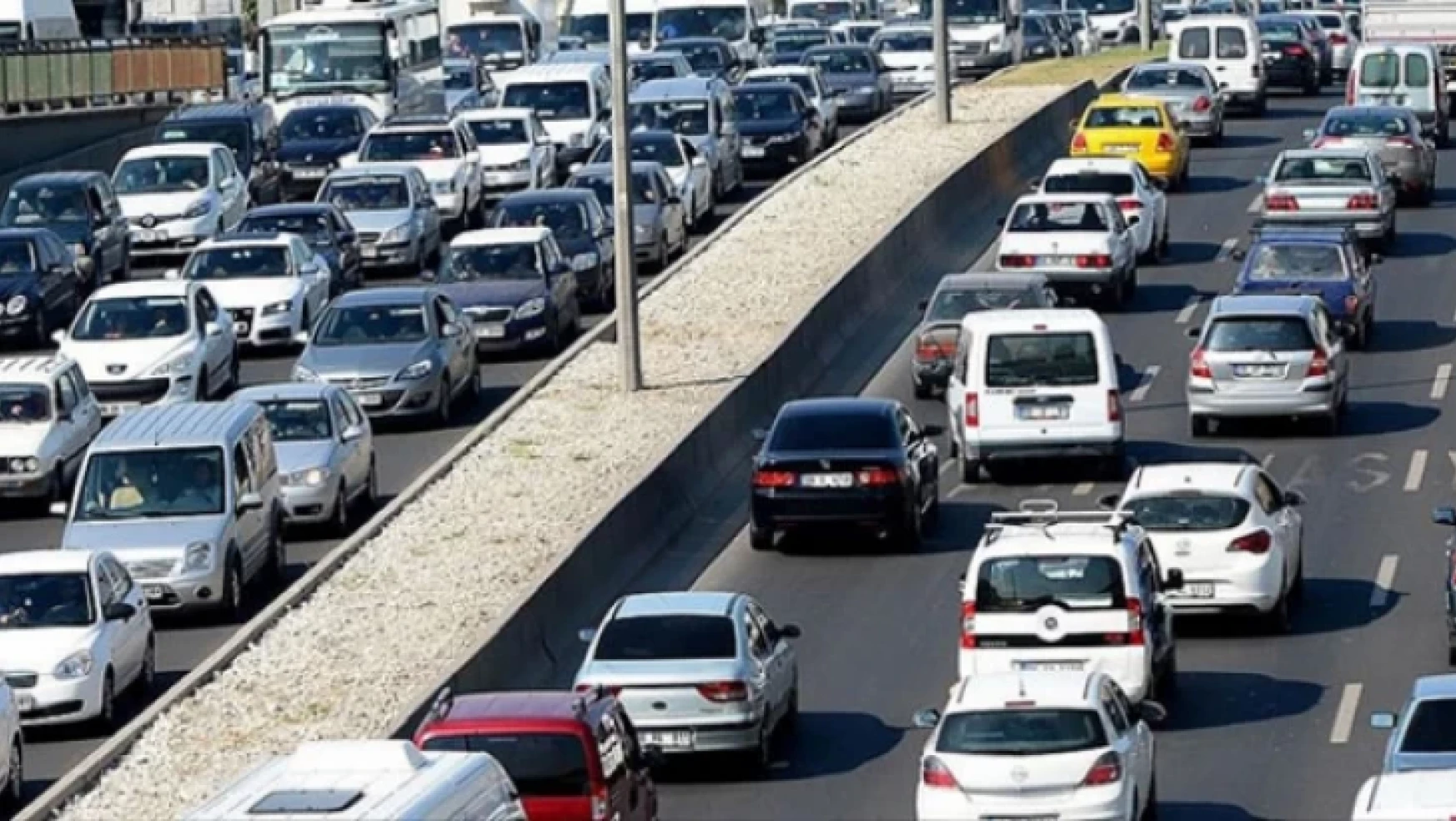 Malatya'da trafiğe kayıtlı araç sayısı Mayıs ayı sonu itibarıyla 174 639 oldu.
