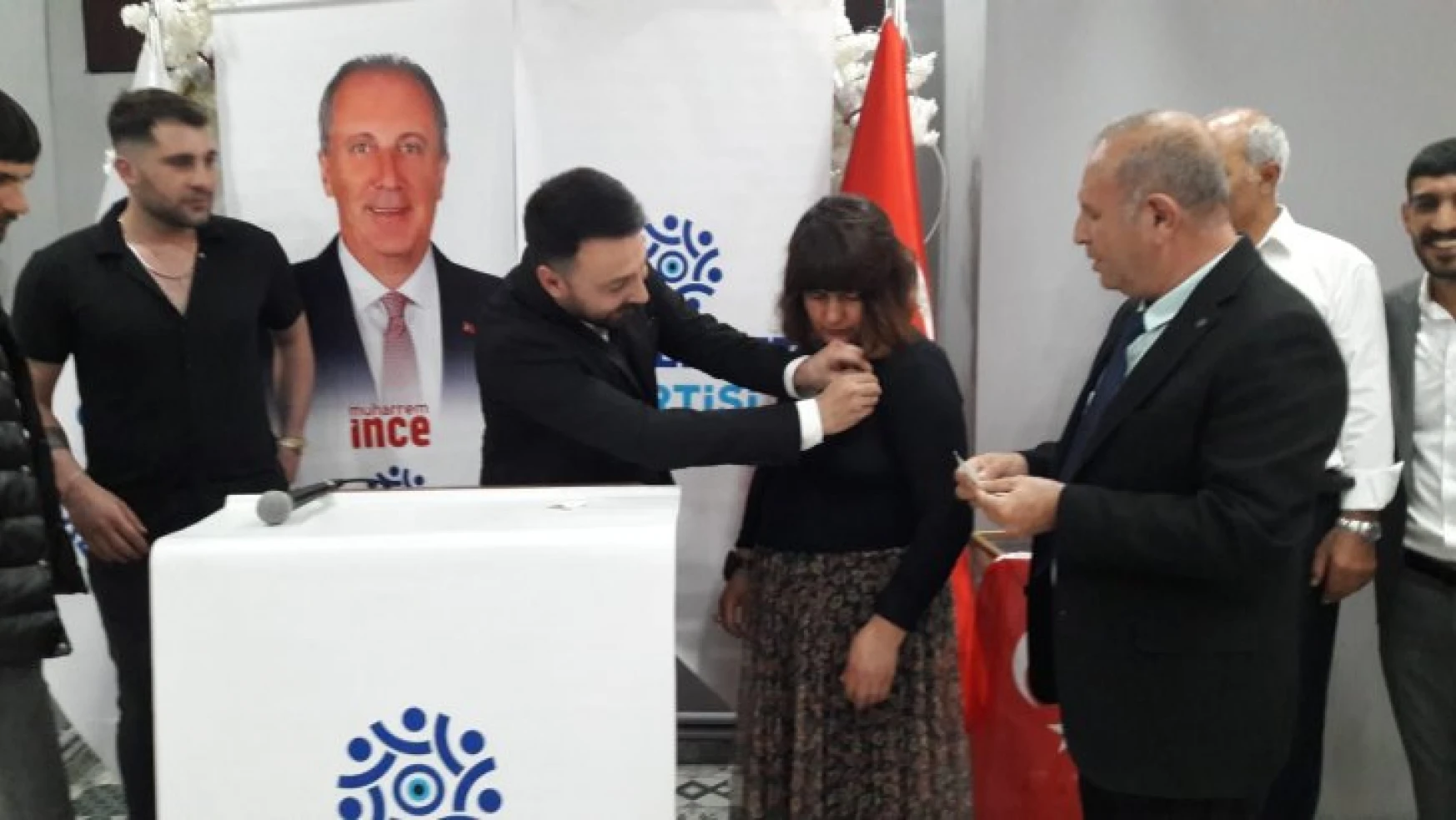 Memleket Partisi Erzurum İl Başkanlığı tarafından toplu üye kaydı programı düzenledi.