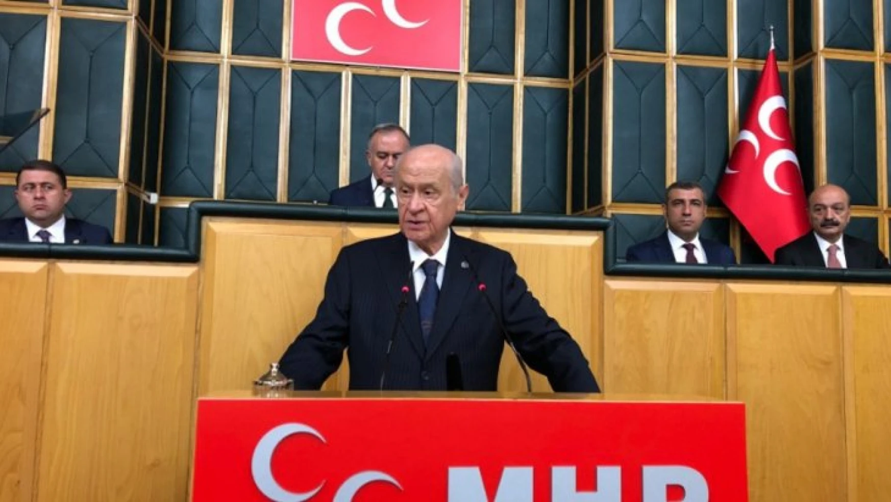MHP Lideri Bahçeli: Polise saldıran milletvekilinin Meclis'te yeri olamaz
