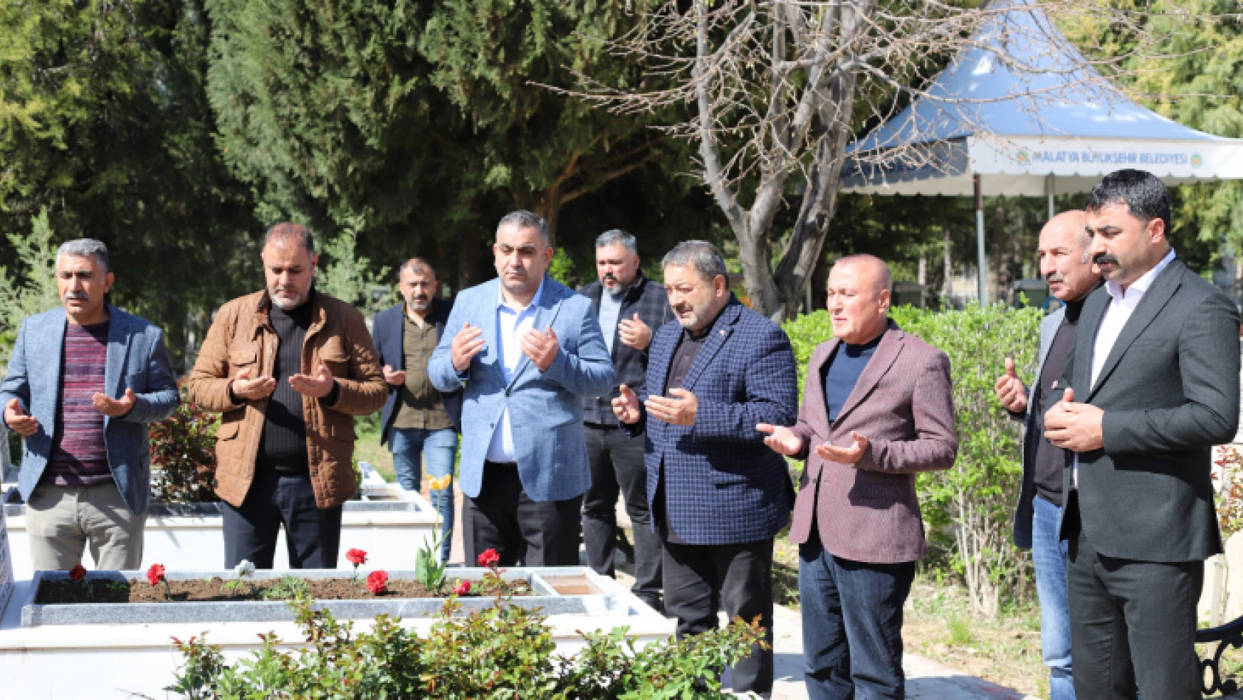 MHP Milletvekili Adayları Malatya'da Şehitlik ziyareti gerçekleştirdi.