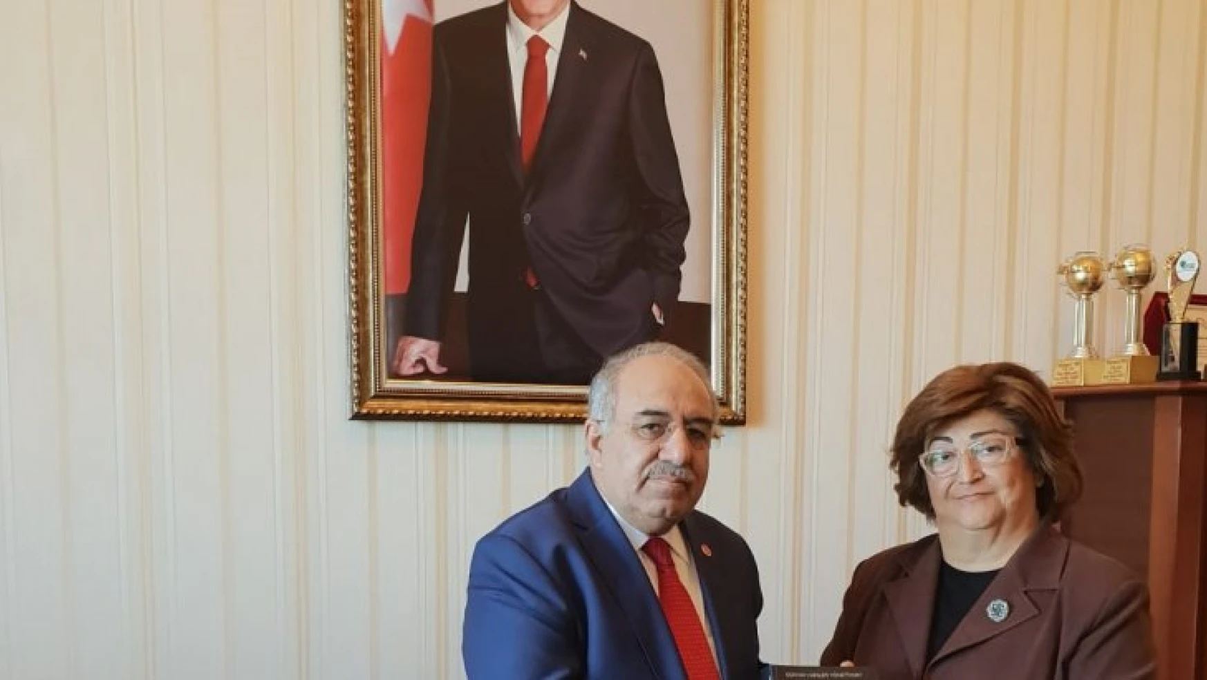 Prof. Dr. Bayram Altan, Cumhurbaşkanı Başdanışmanı Güldal Akşit'i Ziyaret Etti