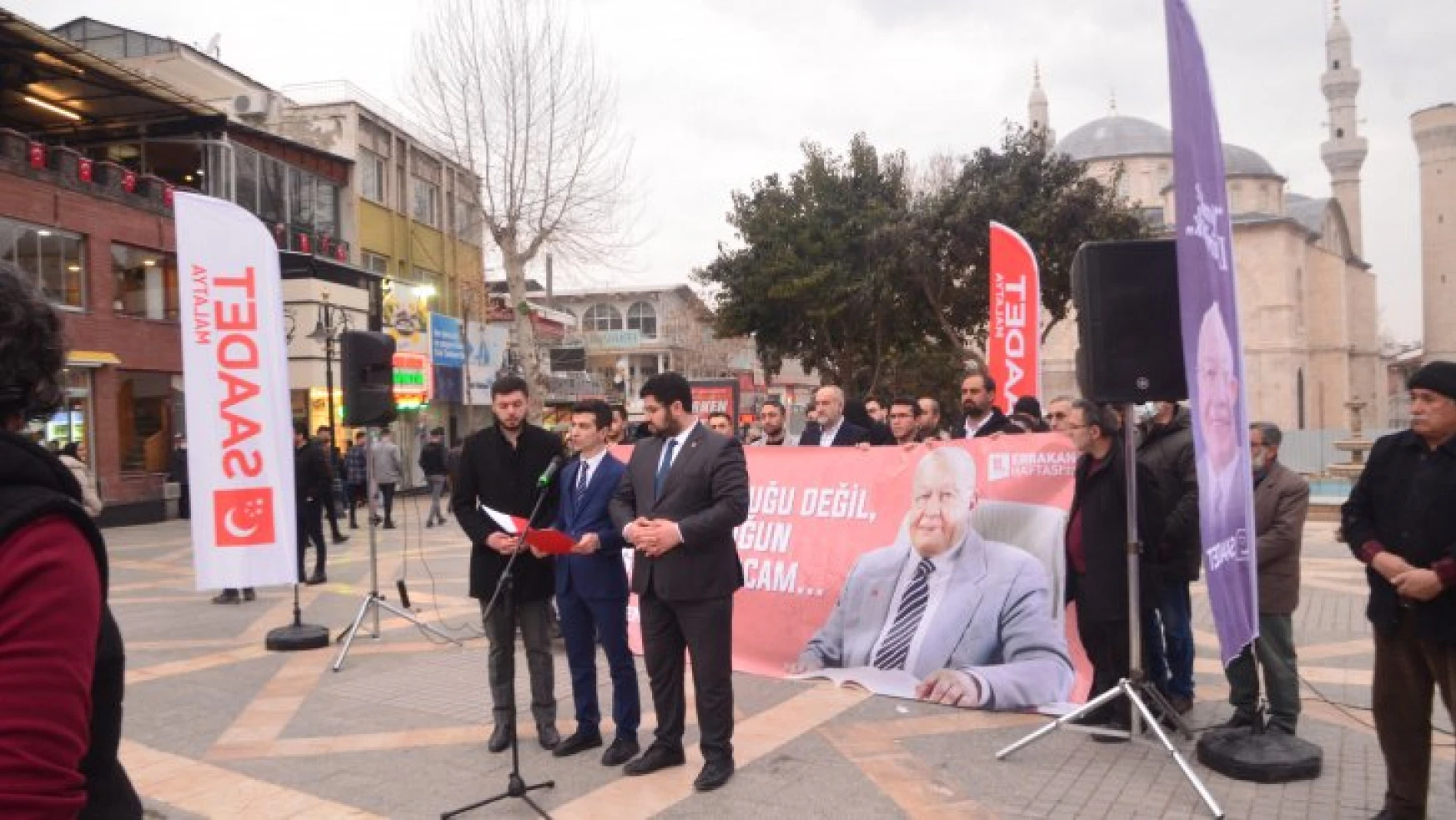 Saadet Partisi Malatya Gençlik Kolları  Erbakan'ı andı