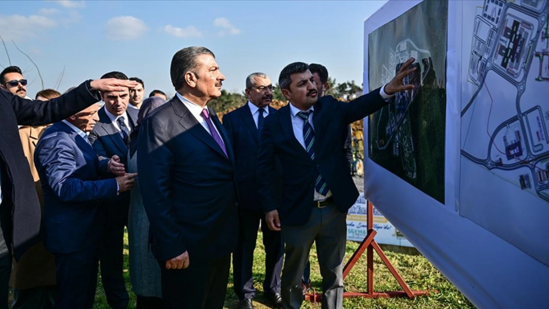 Sağlık Bakanı Koca, 'Sancaktepe Şehir Hastanesi' inşaatında incelemelerde bulundu