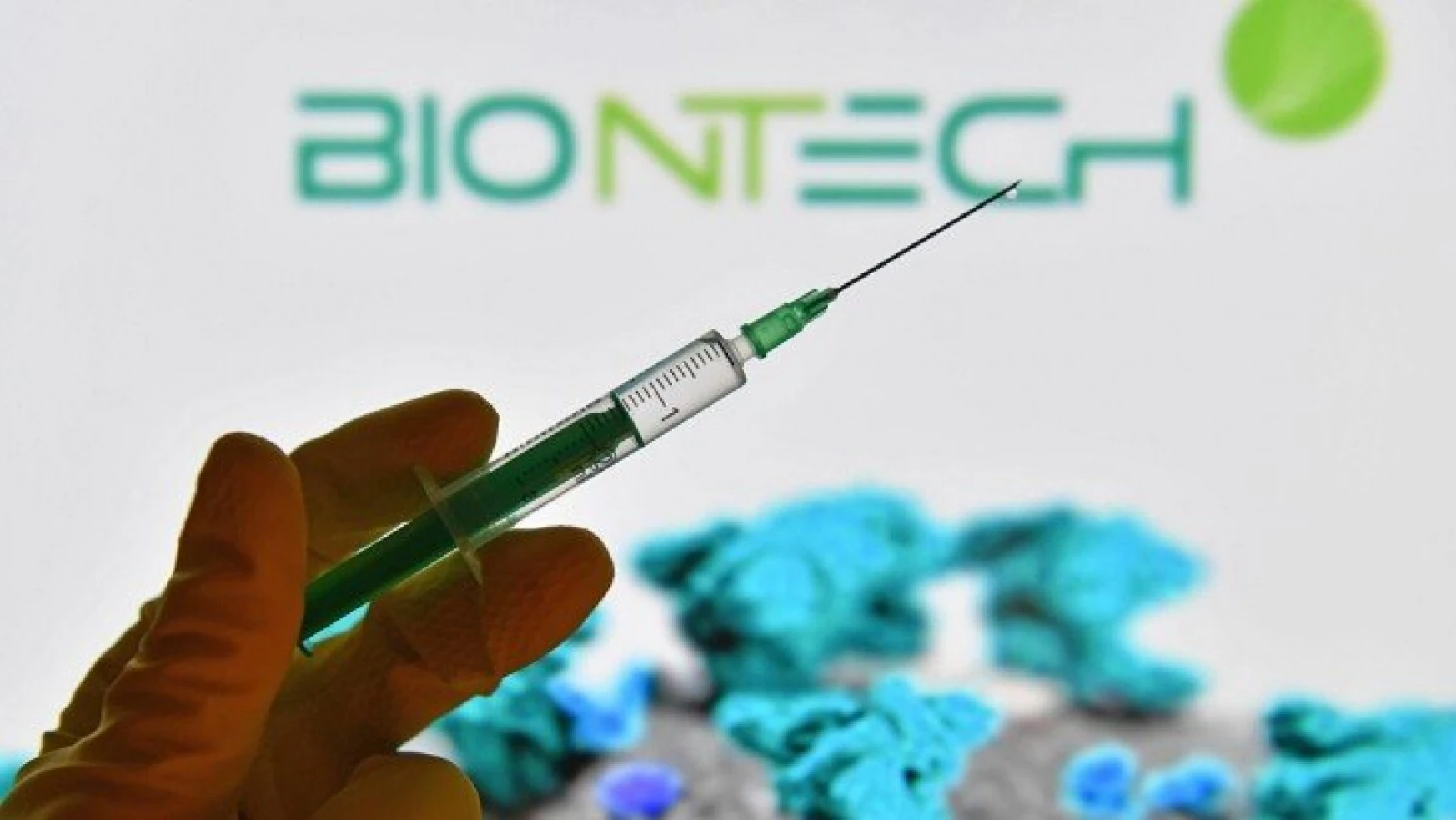 Sağlık Bakanı'ndan BioNTech  aşısıyla ilgili açıklama