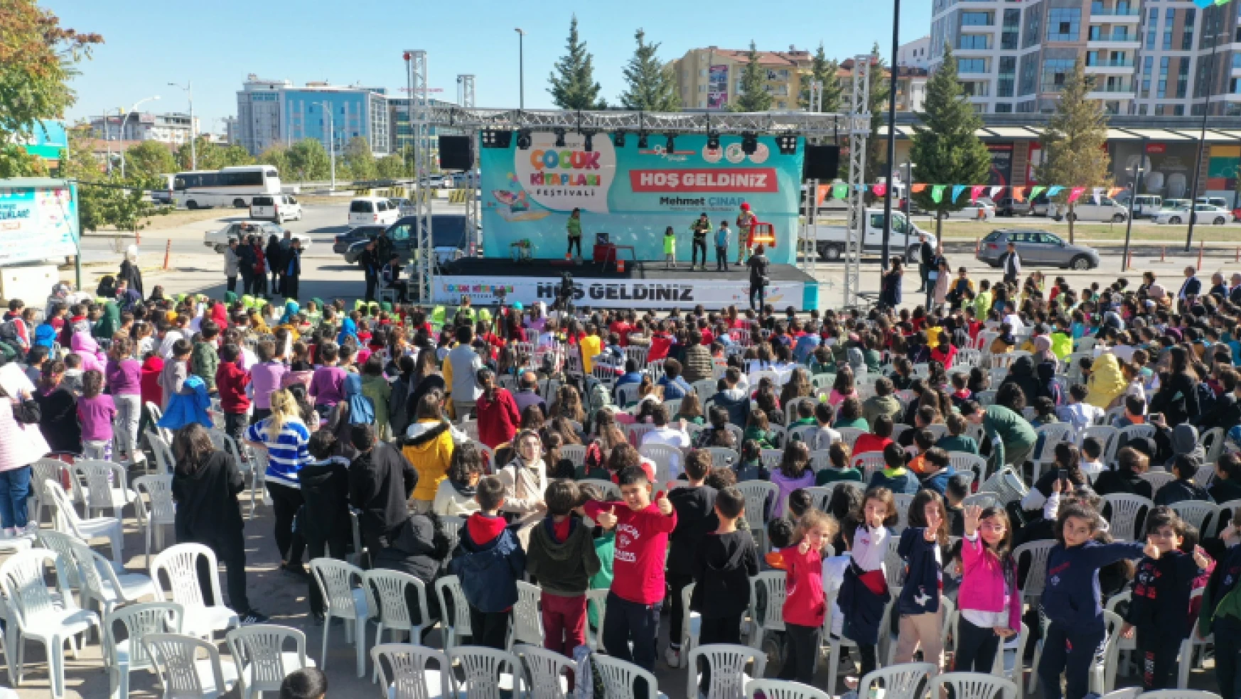Sirk Gösterileri 'Yeşilyurt Çocuk Kitapları' Festivaline Damga Vurdu