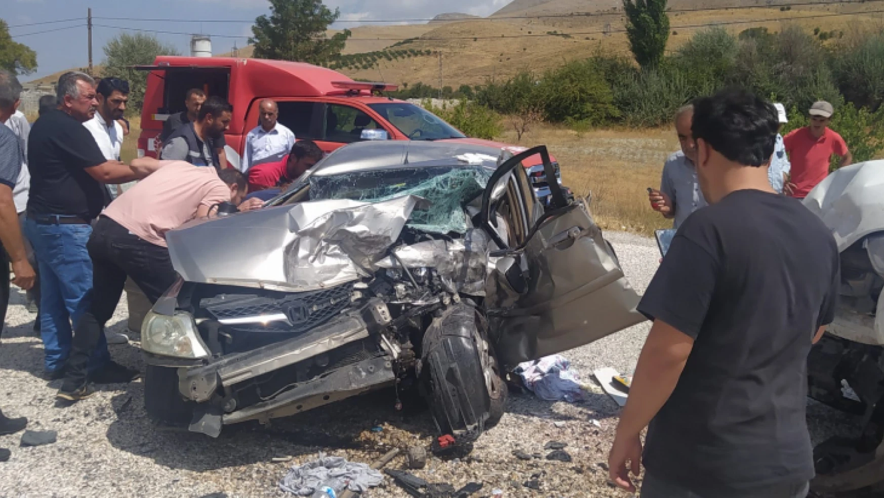 Sürgü'de trafik kazası 4 yaralı