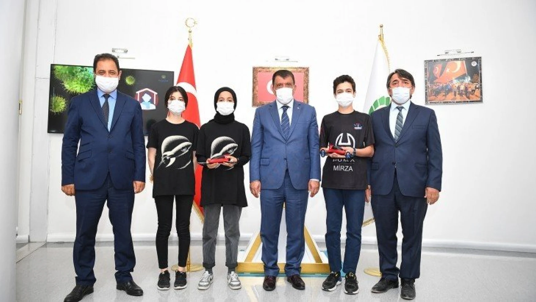 Teknofest Yarışmasında Ödül Kazanan Öğrencilerden Başkan Gürkan'a Ziyaret