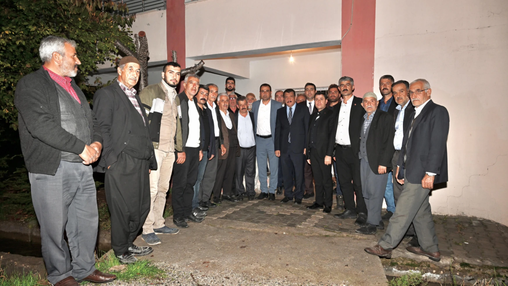 Topraktepe ve Sütlüce Mahallesi Muhtarlarından Başkan Gürkan'a Teşekkür