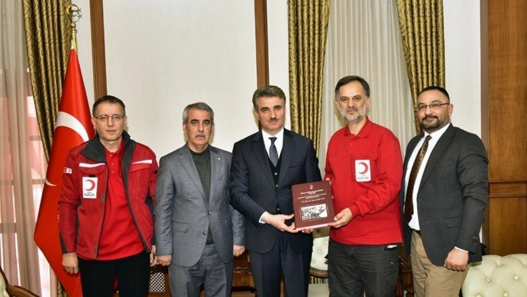 Türk Kızılay Genel Müdürü Dr. İbrahim Altan Vali Aydın Baruş'u ziyaret etti