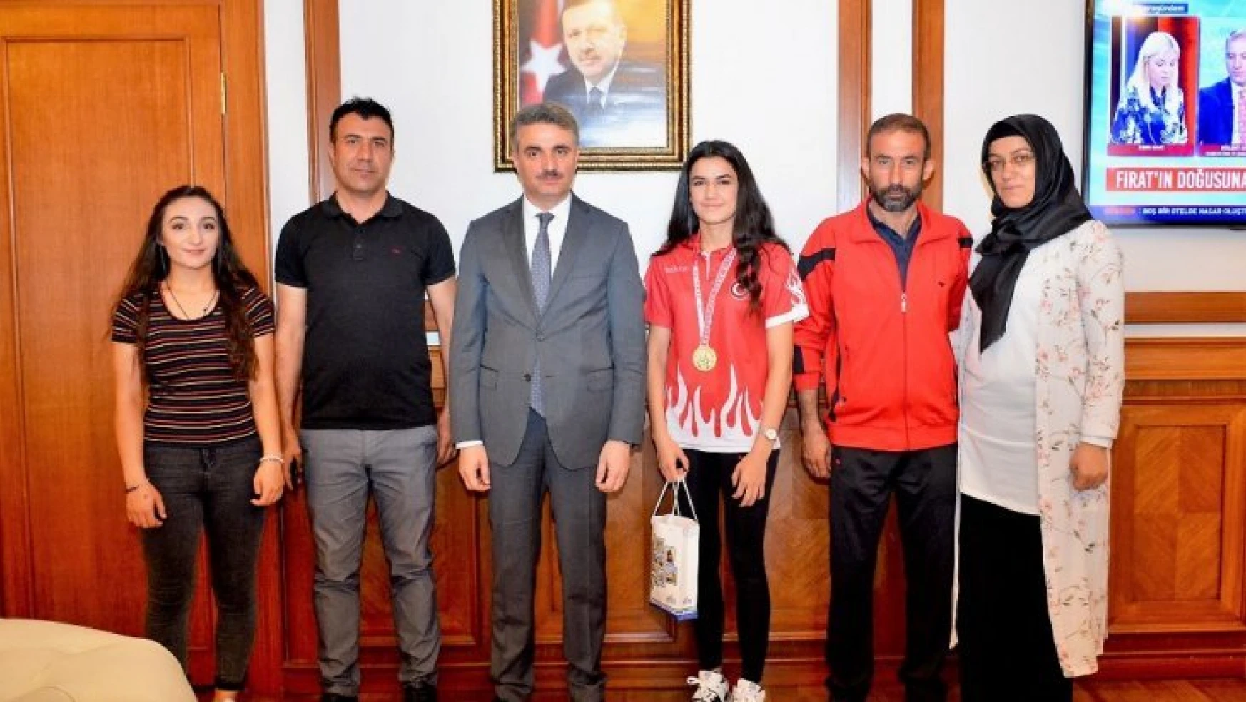 Türkiye Boks Şampiyonu Vali Baruş'u Ziyaret Etti
