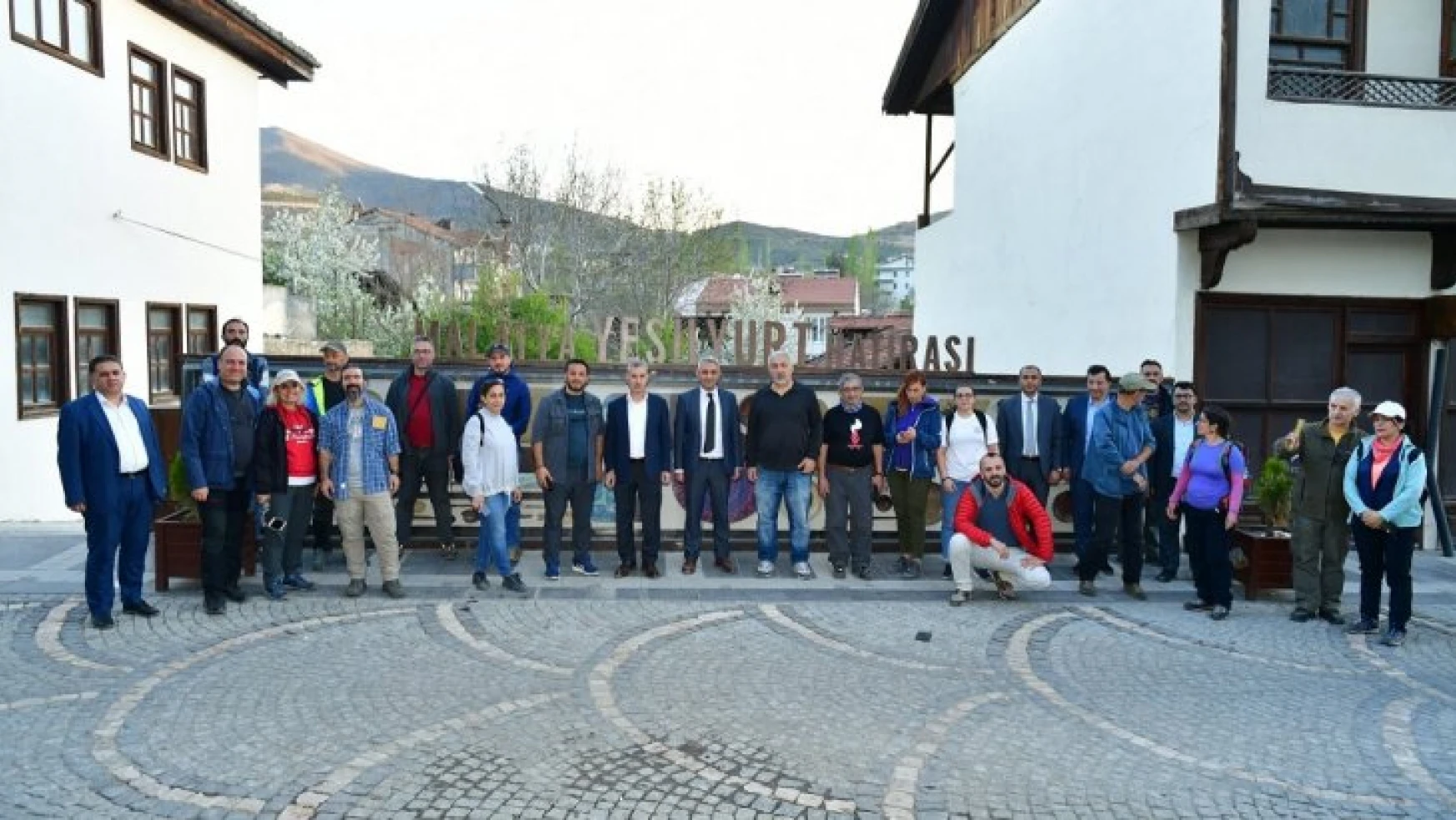 Tursab Yönetim Kurulu Üyeleri, Tur Ve Acente Sahipleri Tarihi Yeşilyurt Konaklarını İnceledi