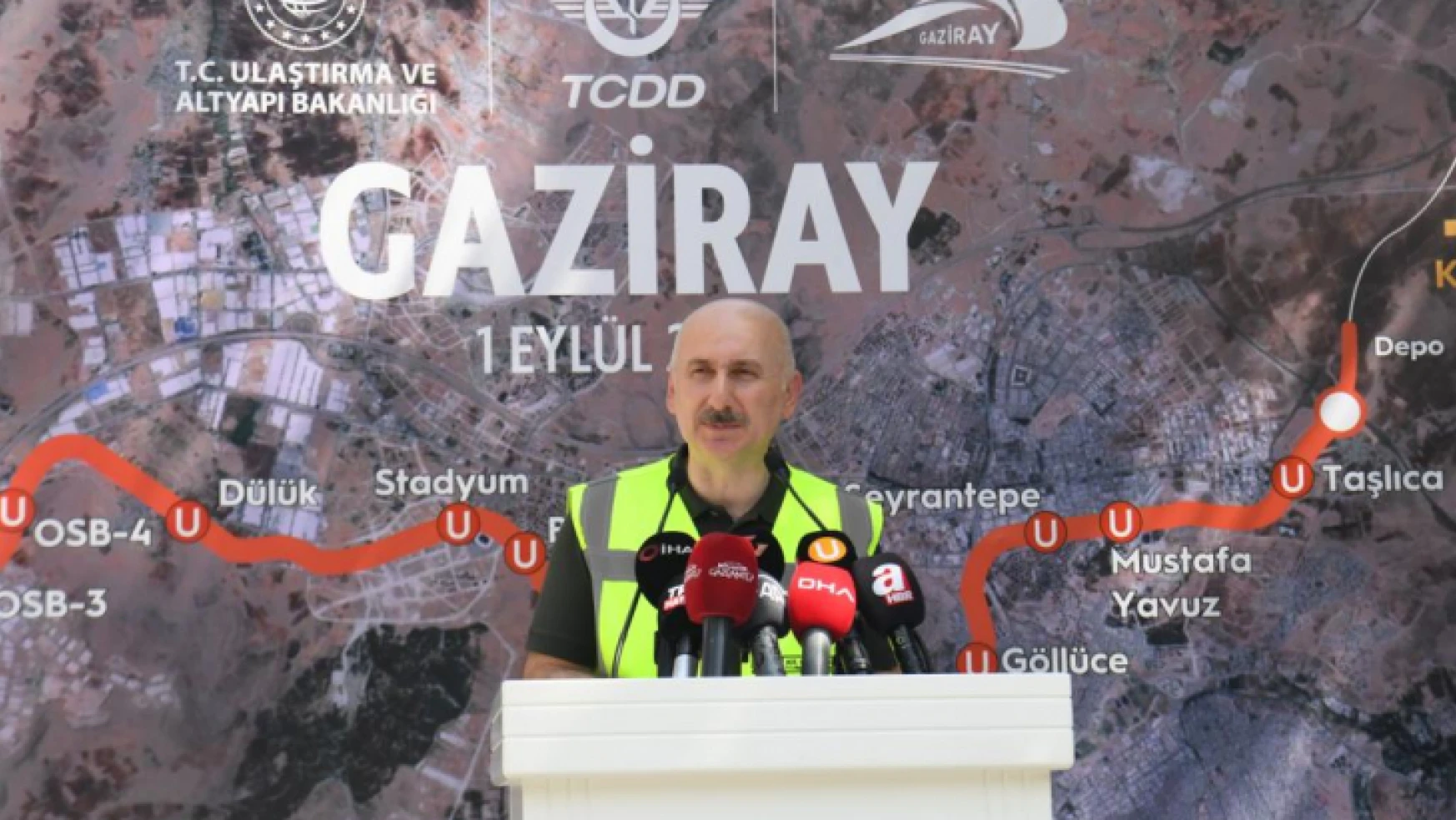 Ulaştırma ve Altyapı Bakanı Adil Karaismailoğlu, Gaziantep'te Gaziray'ın test sürüşüne katıldı