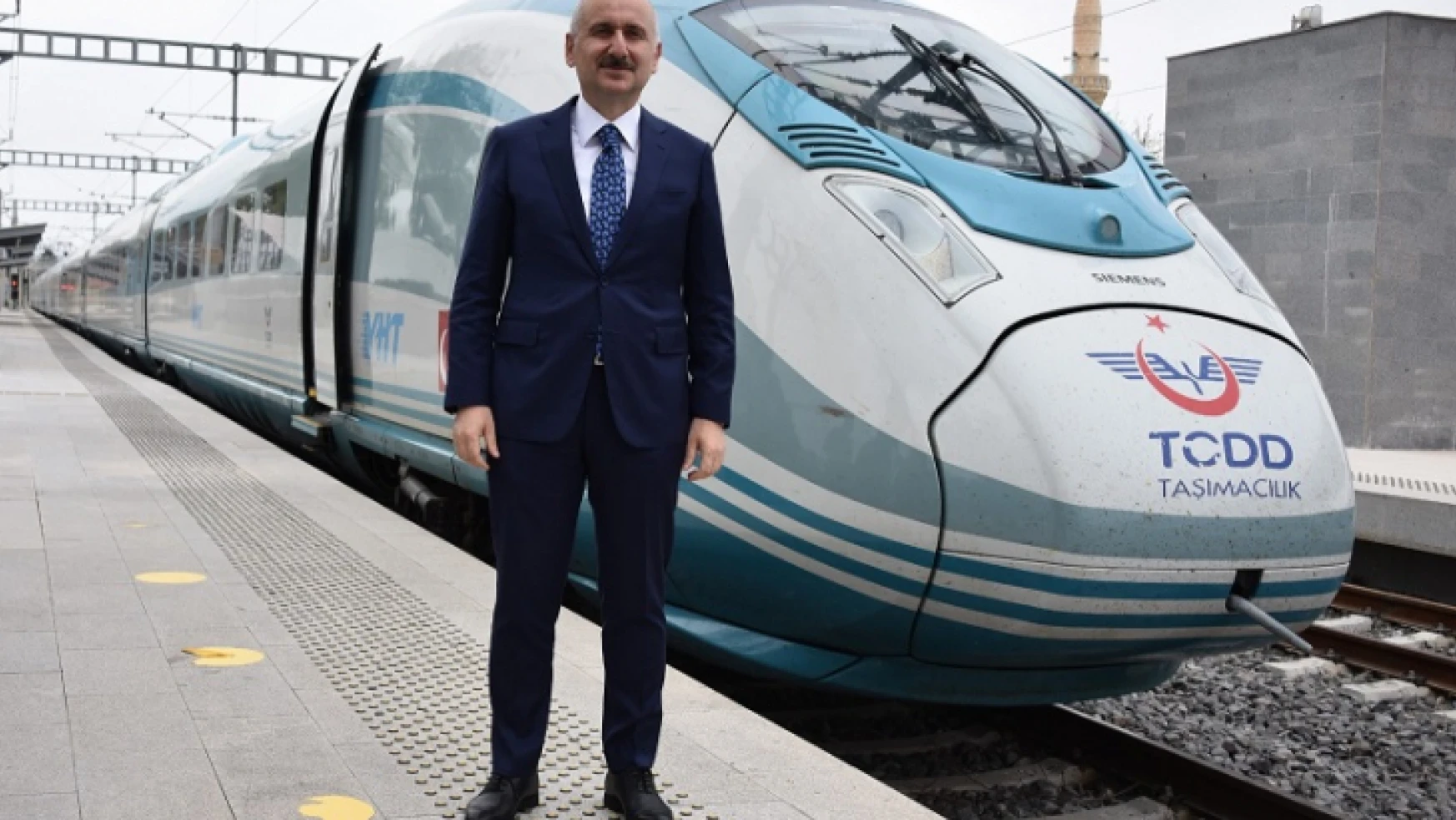 Ulaştırma ve Altyapı Bakanı Adil Karaismailoğlu hızlı tren seferleriyle ilgili yazılı açıklama yaptı.