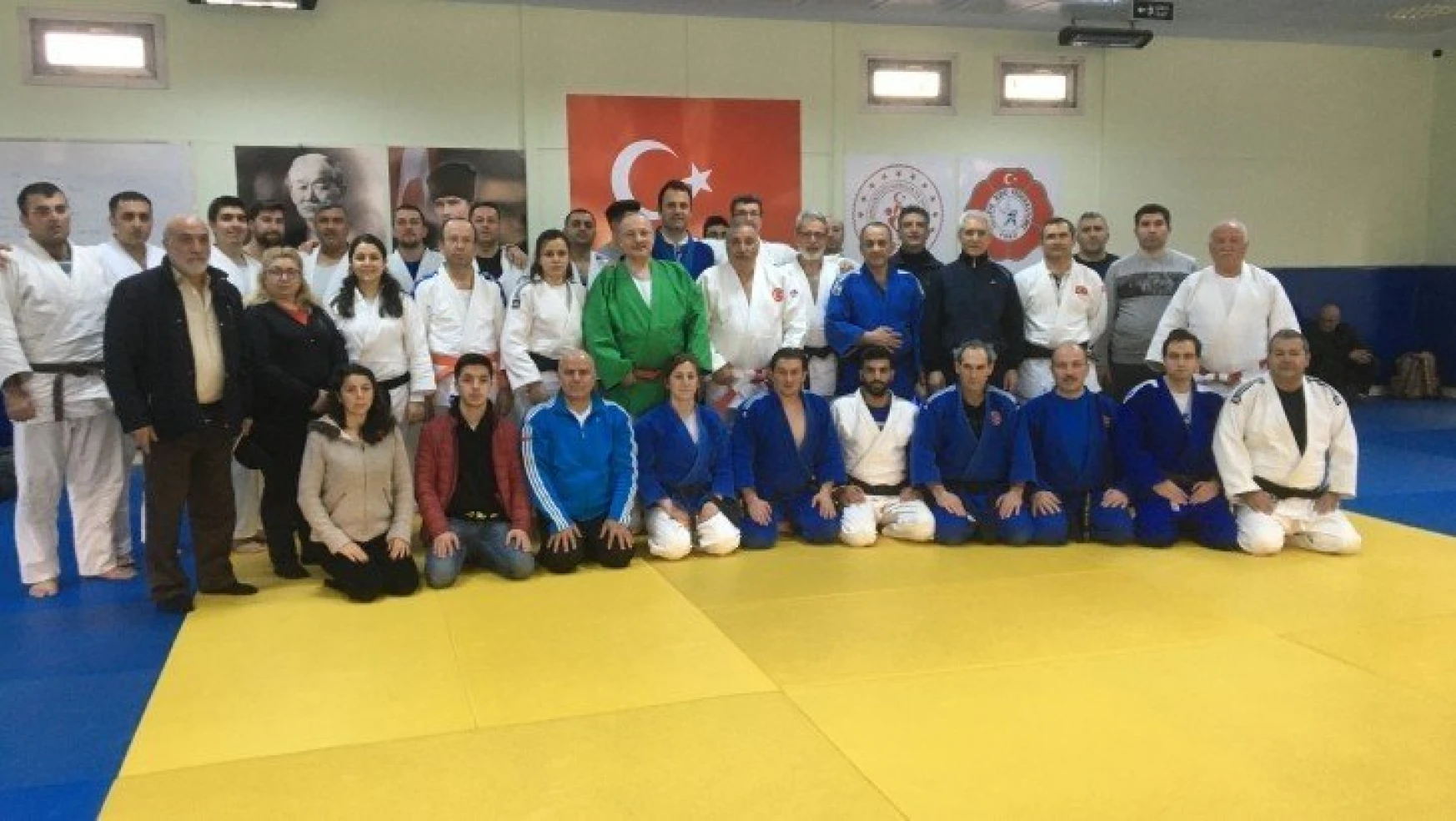 Ümitler Ve Gençler Türkiye Kuraş Şampiyonası   Bilecik Atatürk Spor Salonunda Yapılacak