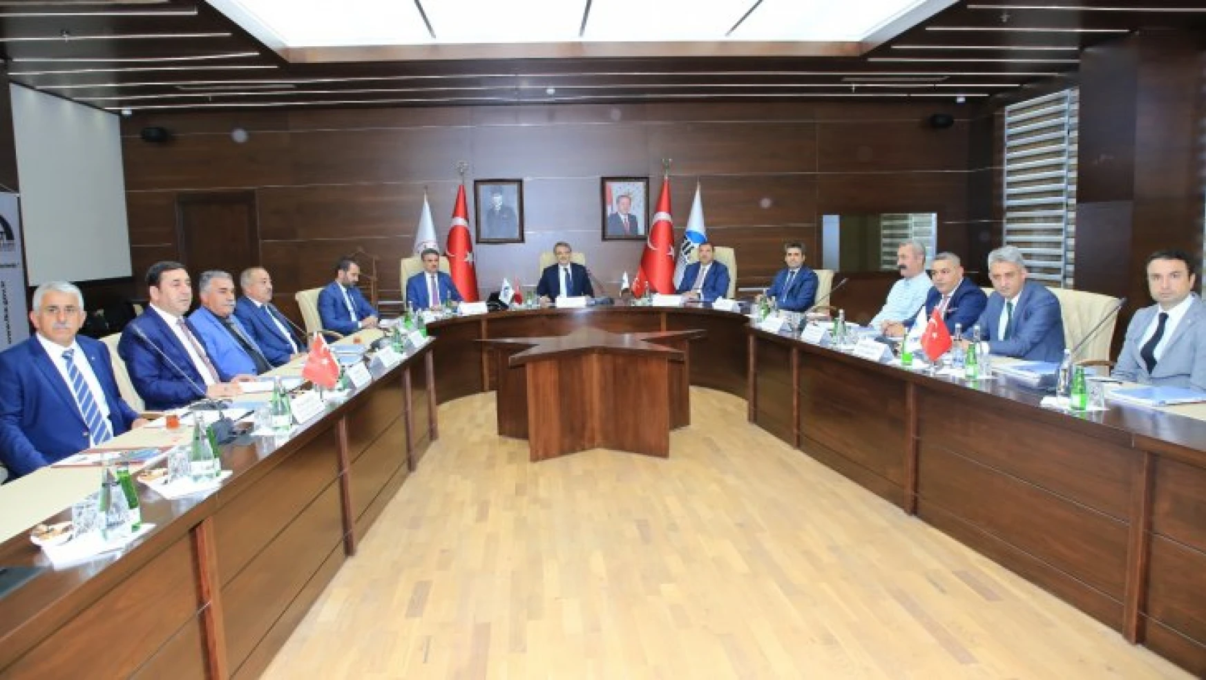 Vali Baruş Elazığ'da Düzenlenen FKA Yönetim Kurulu Toplantısına Katıldı