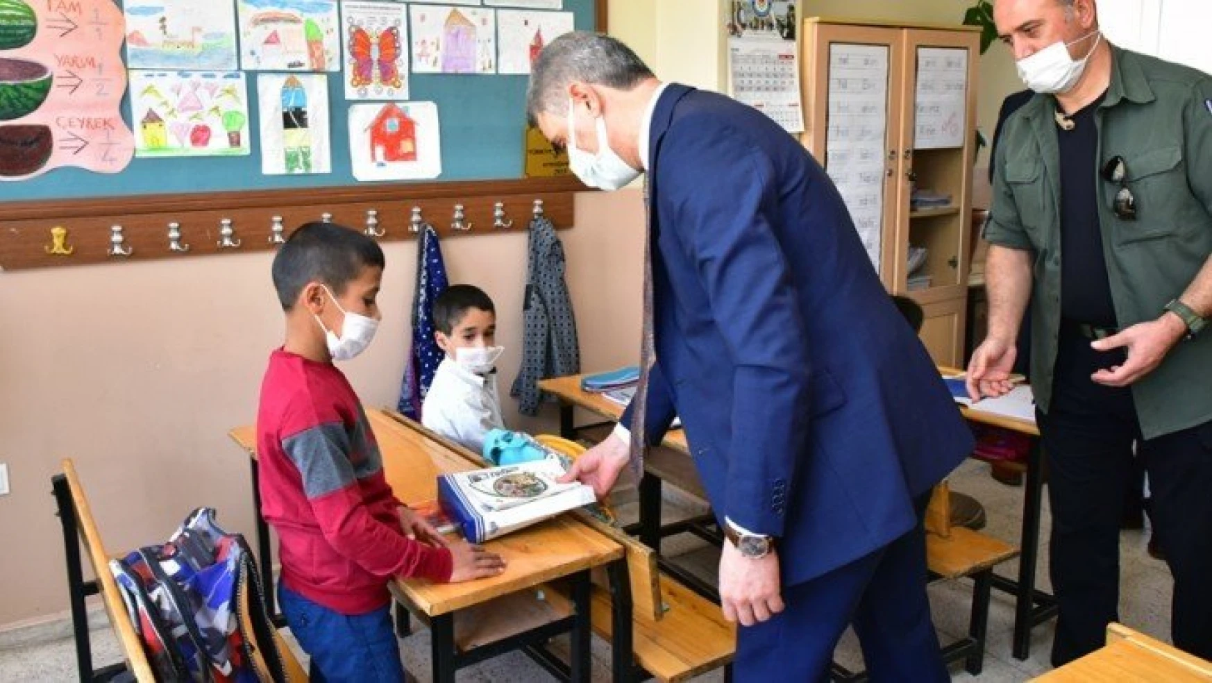 Vali Baruş, Hacı Halil Çiftliği İlkokulu ve Malatya Spor Lisesini ziyaret etti