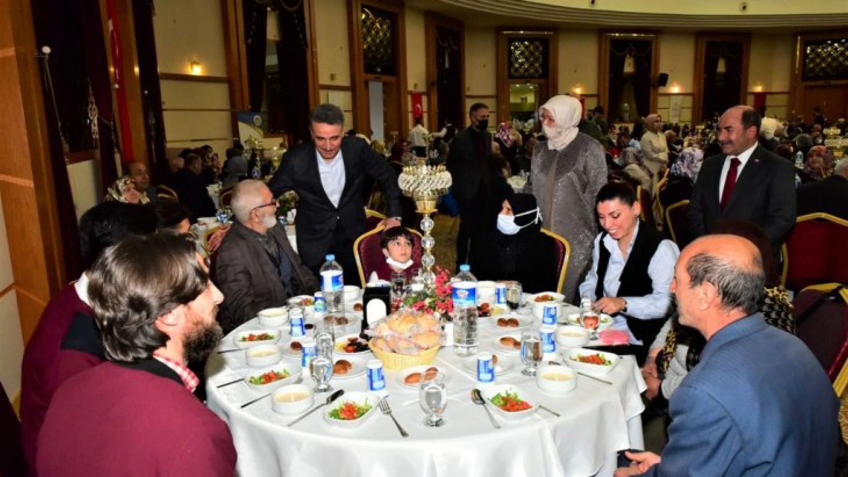 Vali Baruş Şehit ve Gazi Aileleri ile İftar Yemeğinde Bir Araya Geldi