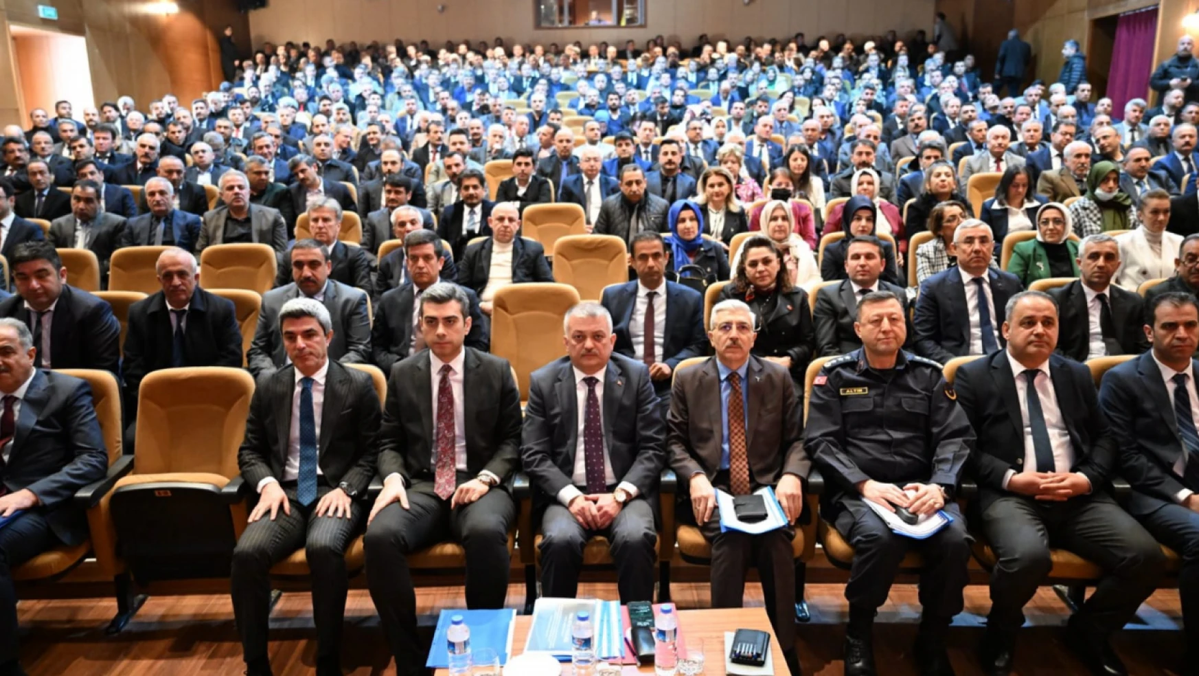 Vali Ersin Yazıcı Başkanlığında Okul Güvenliği Koordinasyon Toplantısı