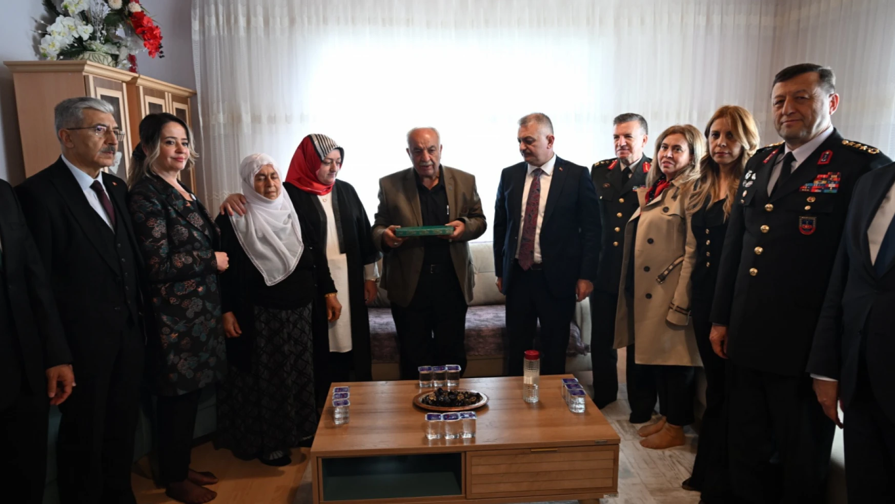 Vali Ersin Yazıcı'dan Şehit Ailelerine Bayram Ziyareti