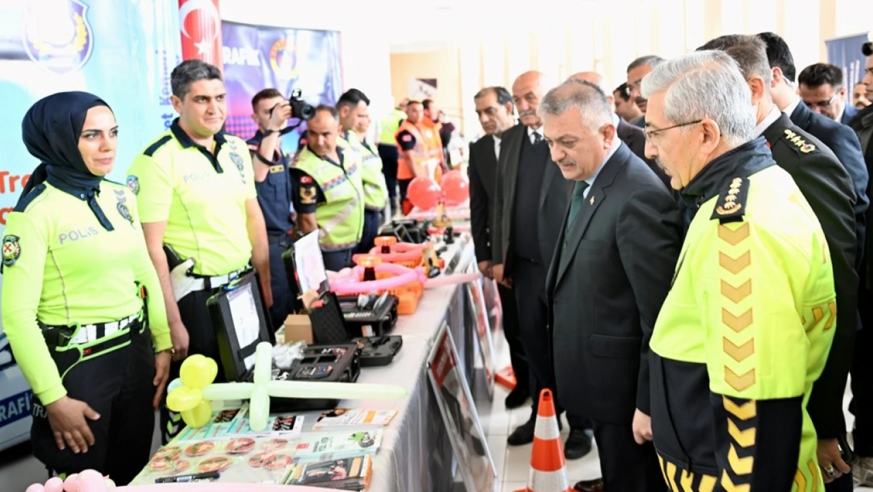 Vali Ersin Yazıcı Karayolu Trafik Haftası Etkinlikleri Programına Katıldı