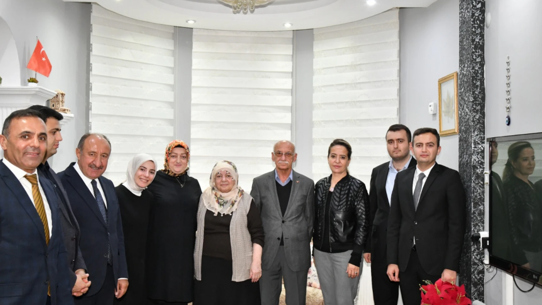 Vali Ersin Yazıcı'nın Eşi Malatya Gönül Elçileri Temsilcisi Hanife Yazıcı Şehit Ailelerine Ziyarette Bulundu