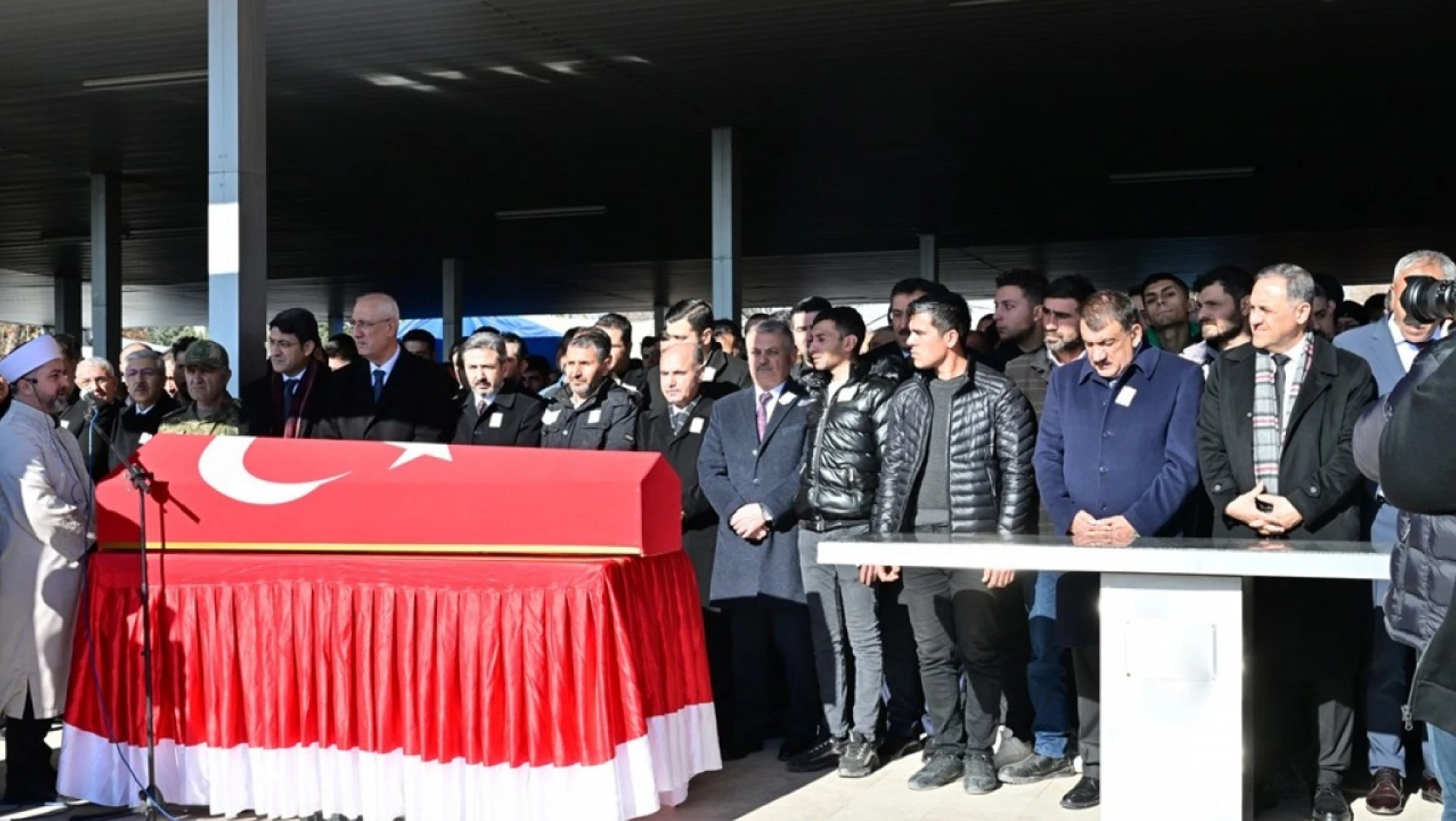 Vali Ersin Yazıcı Şehit Emre Taşkın'ın Cenaze Törenine Katıldı