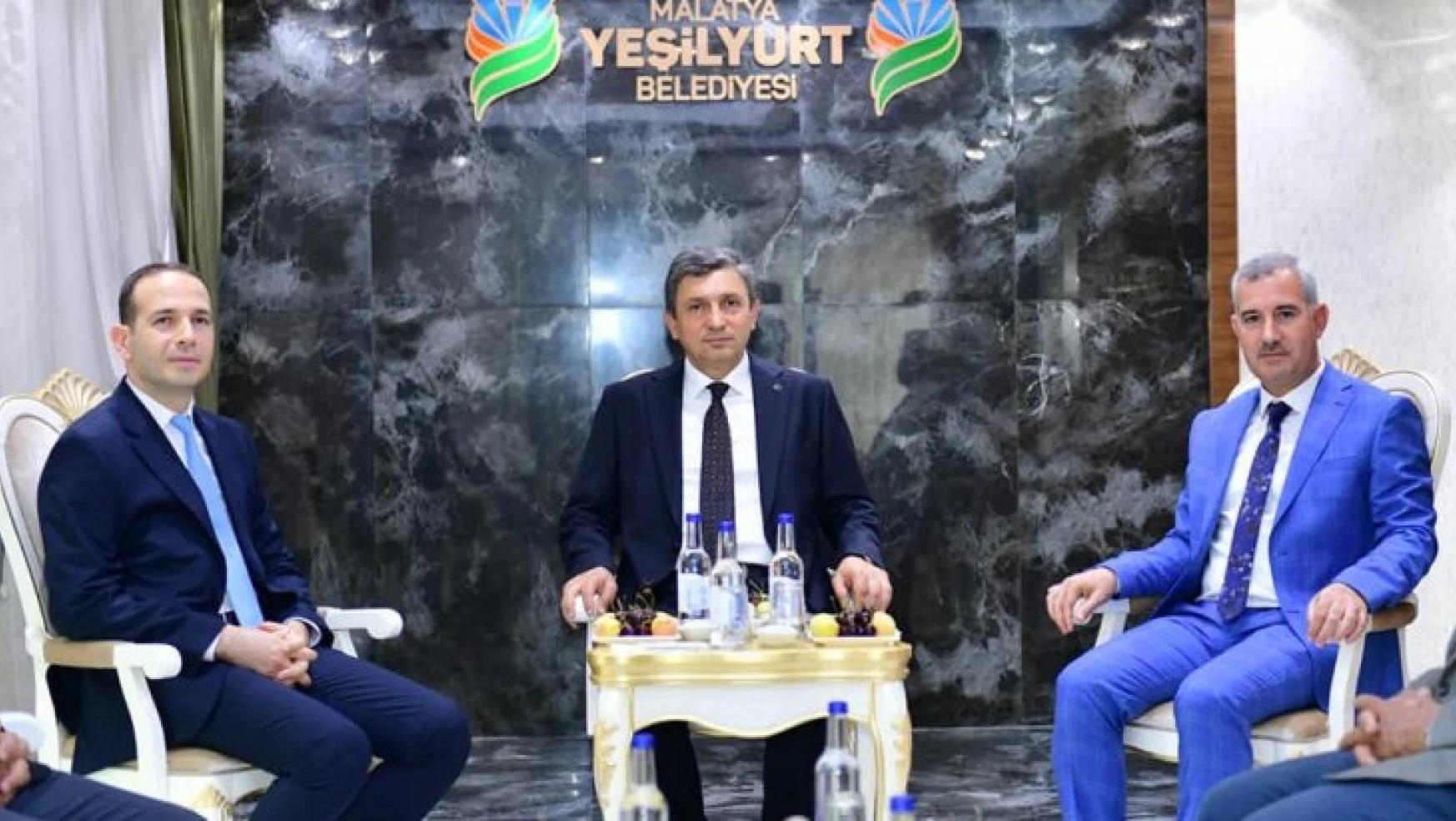 Vali Hulusi Şahin'den Yeşilyurt Belediye Başkanı Mehmet Çınar'a İadeyi Ziyaret