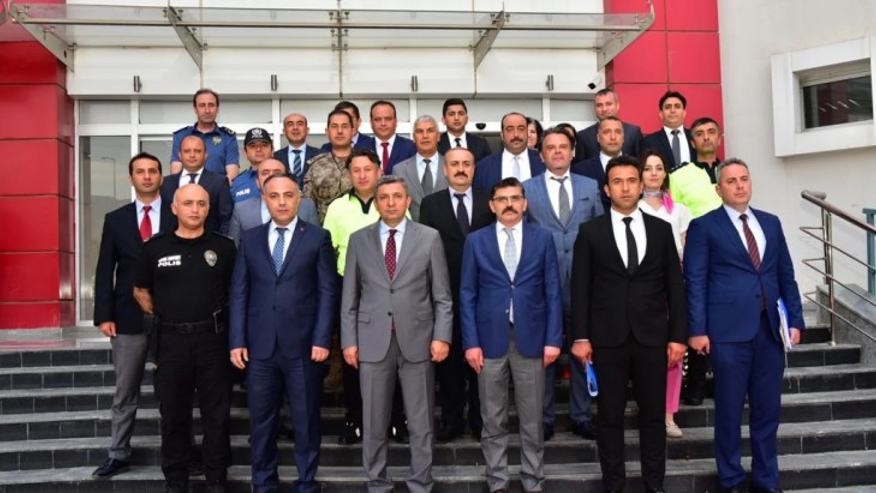 Vali Hulusi Şahin, İl Emniyet Müdürlüğü'nü ve İl Jandarma Komutanlığı'nı ziyaret etti