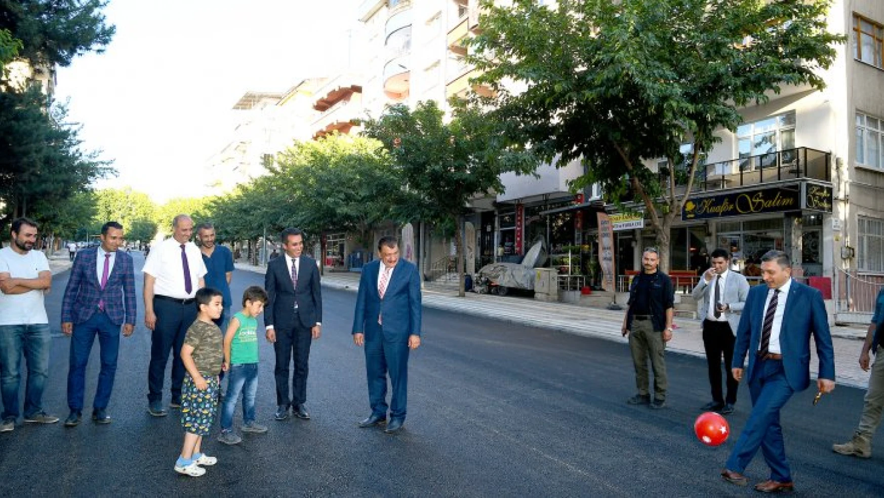 Vali Şahin ve Başkan Gürkan İpek Caddesi'nde incelemelerde bulundu
