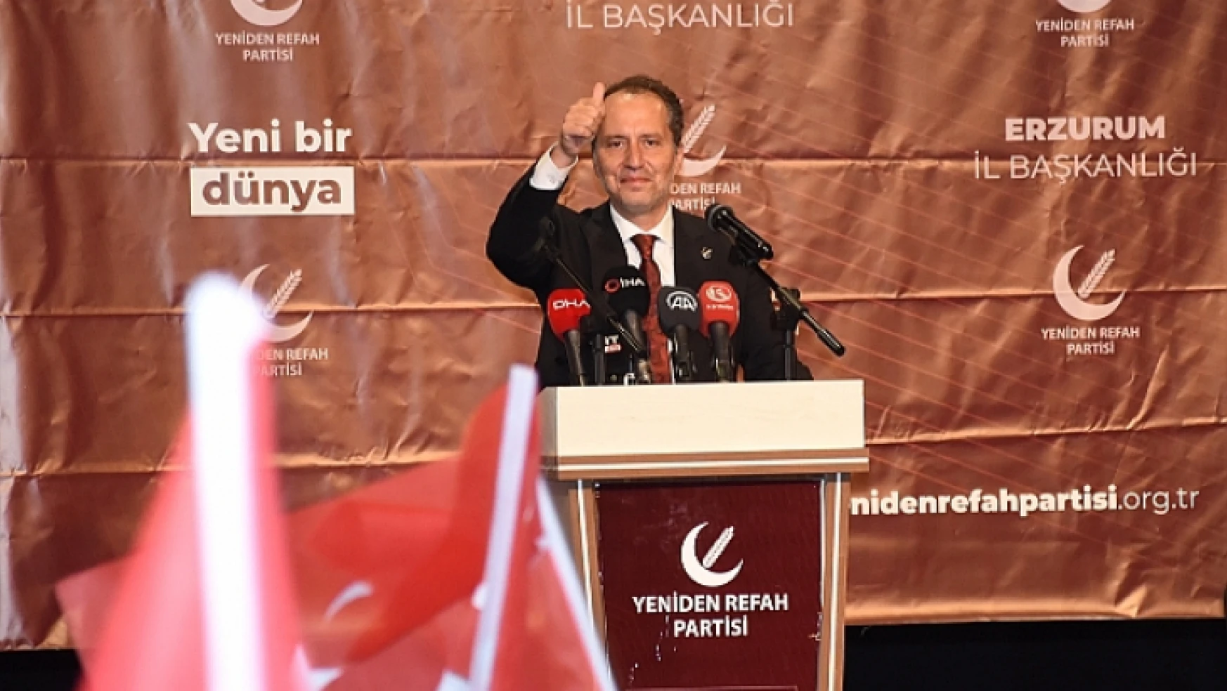 Yeniden Refah Partisi Genel Başkanı Erbakan, partisinin Erzurum kongresinde konuştu