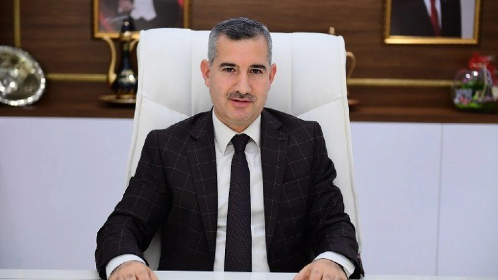 Yeşilyurt Belediye Başkanı Mehmet Çınar'dan 29 Ekim Cumhuriyet Bayramı Mesajı