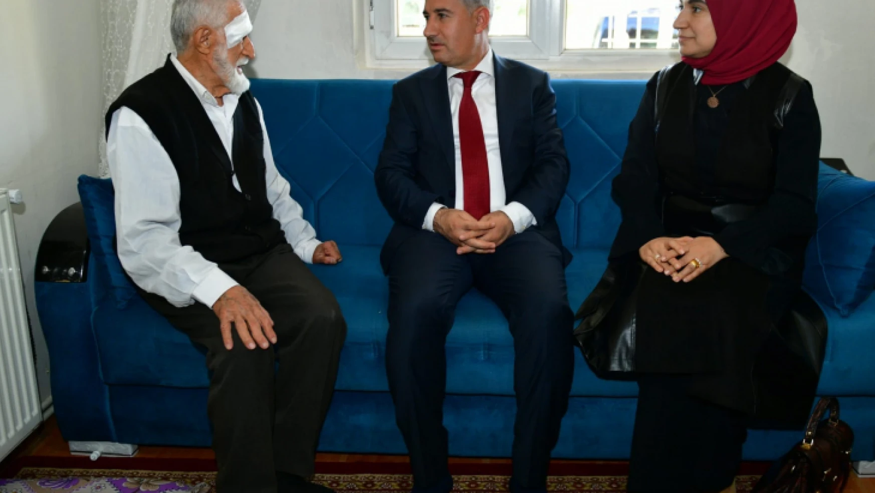 Yeşilyurt Belediye Başkanı Mehmet Çınar, Hatice Kömürcü Teyzenin Engelli Araç Talebini Yerine Getirdi