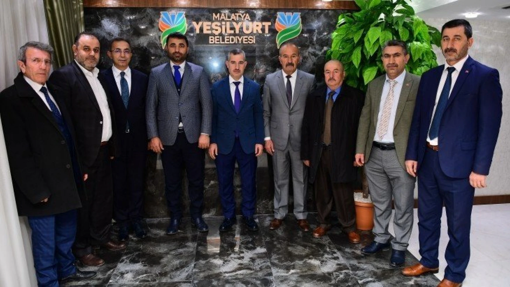 Yeşilyurt Belediye Başkanı Mehmet Çınar, MHP İl Ve İlçe Yönetimini Ağırladı