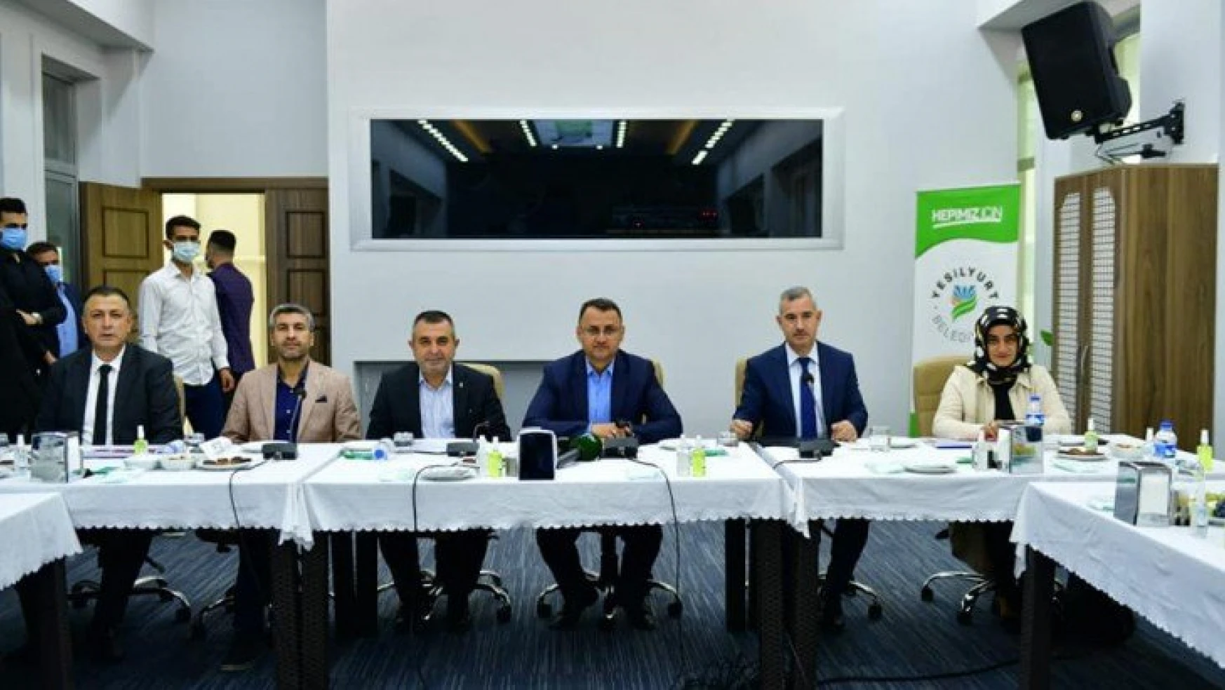 Yeşilyurt Belediyesi, Ak Parti Genel Merkez Yerel Yönetimler Başkan Yardımcısı Mahmut Kaçar'ı Ağırladı