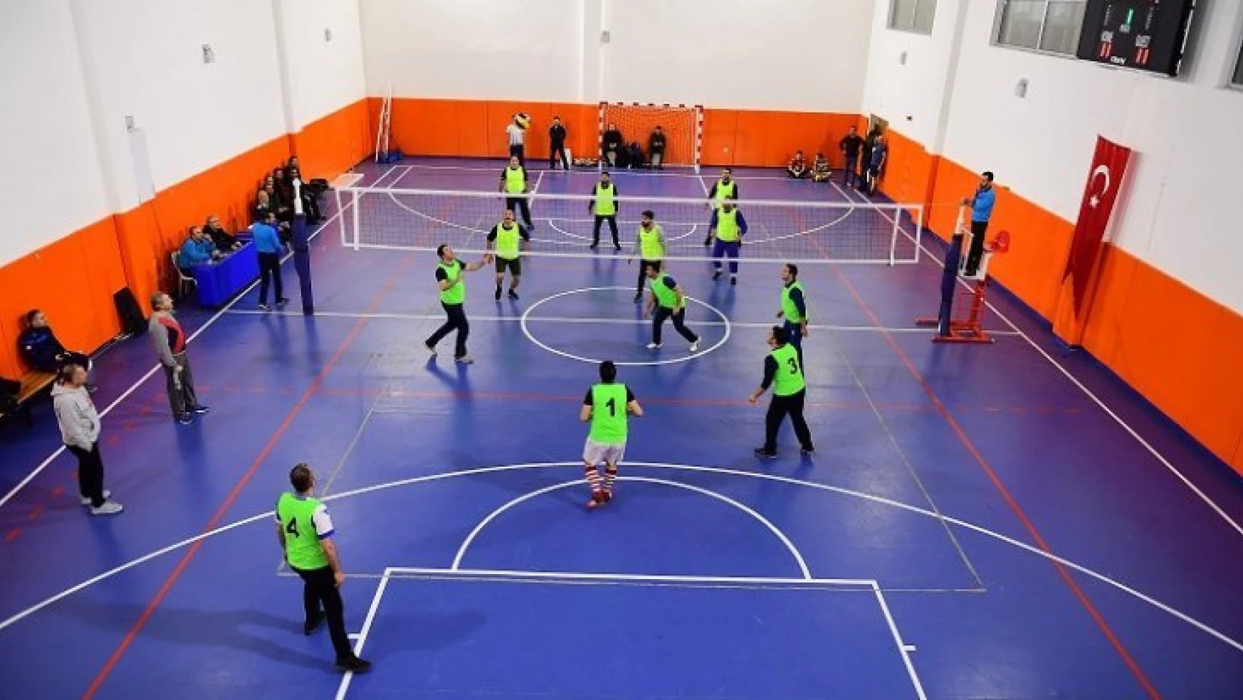 Yeşilyurt Belediyesi 'Birimler Arası Voleybol Turnuvası' Çekişmeli Maçlara Sahne Oluyor