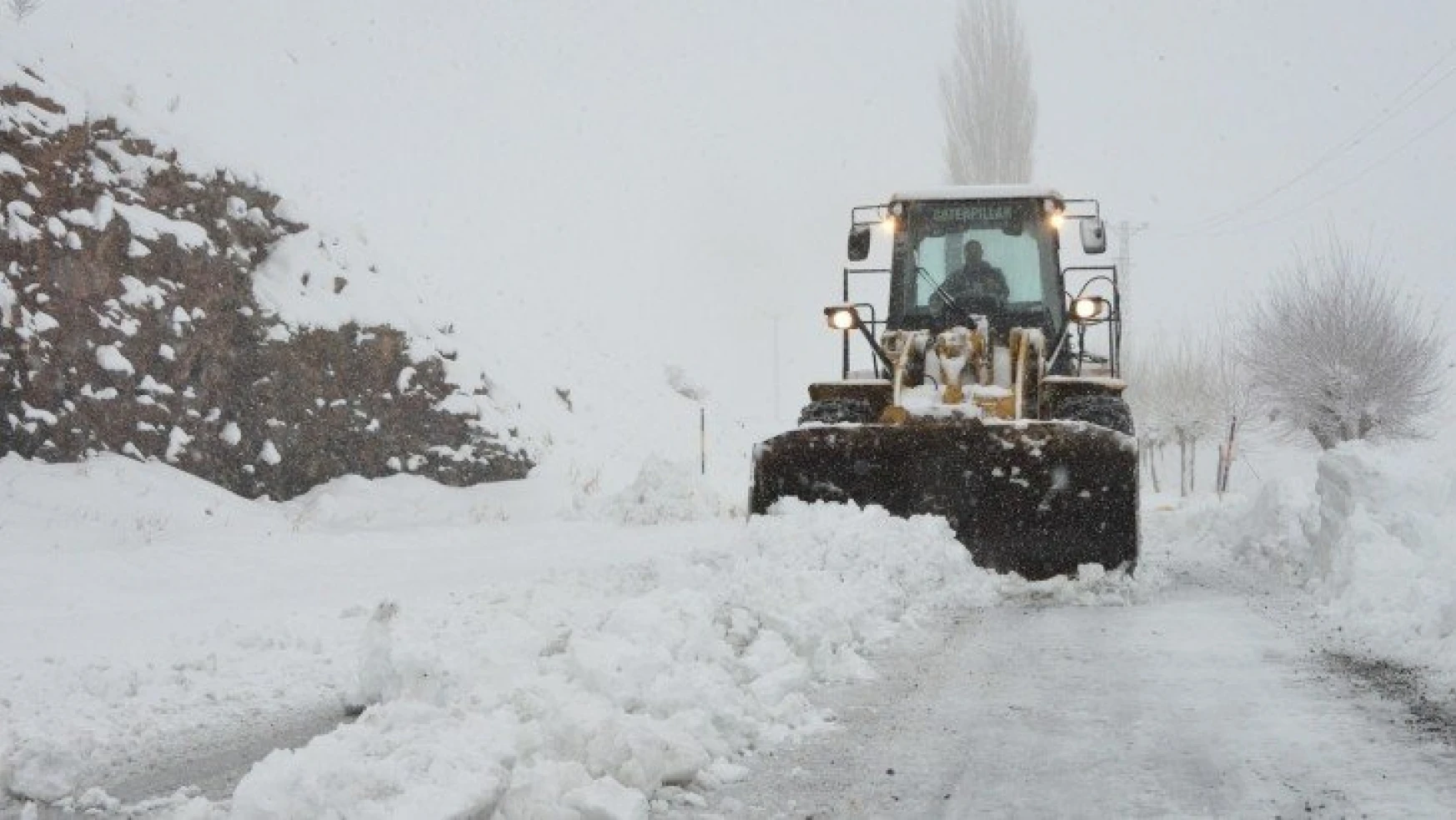Yeşilyurt Belediyesi, Kar Yağışına Yönelik Bütün Tedbirleri Aldı