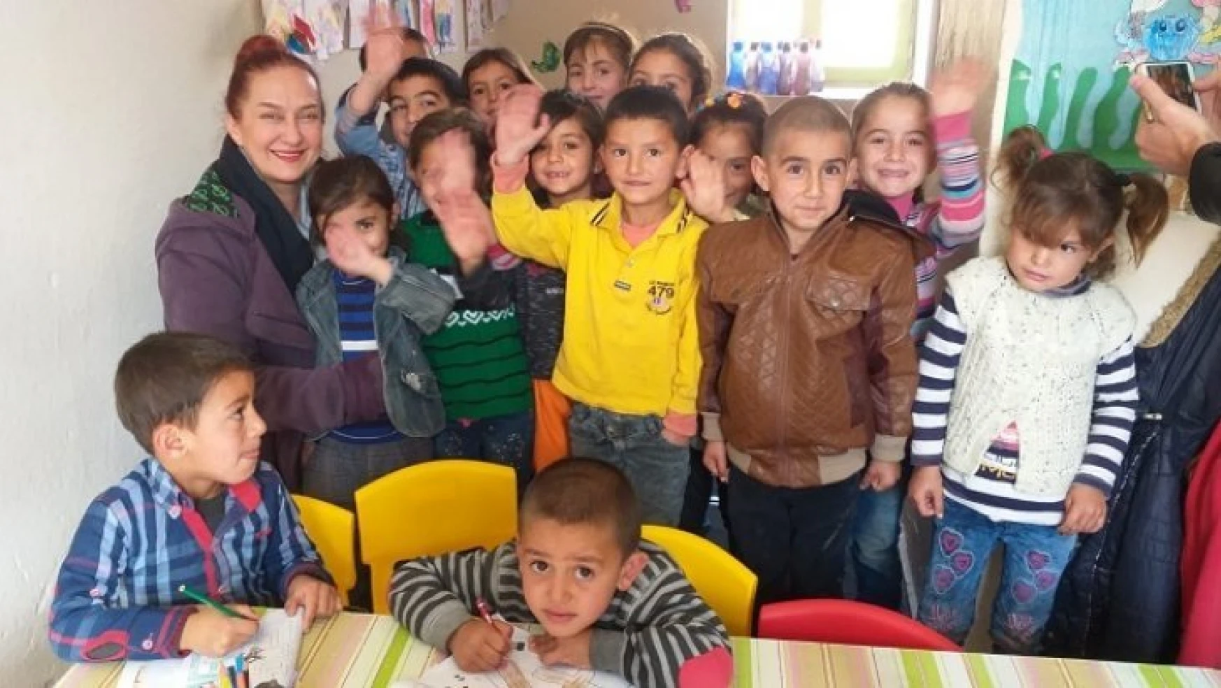 Yeşim Gül'den Ağrı'daki Köy Okullarına Destek