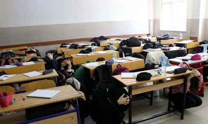 Deprem riski yüksek Elazığ'da öğrencilere afet bilinci eğitimi veriliyor